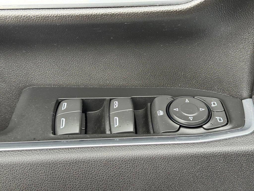Used 2025 Chevrolet Silverado 3500 LT AWD/4WD image 22