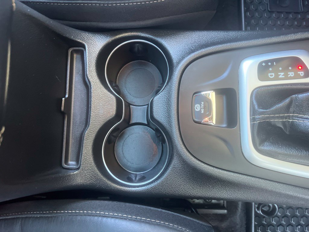 Used 2018 Jeep Cherokee Latitude Plus w/ Comfort/Convenience Group AWD/4WD image 25