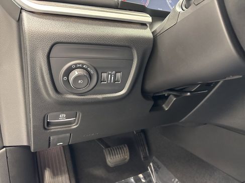 New 2025 Jeep Grand Cherokee L Limited w/ Black Appearance Package image 32