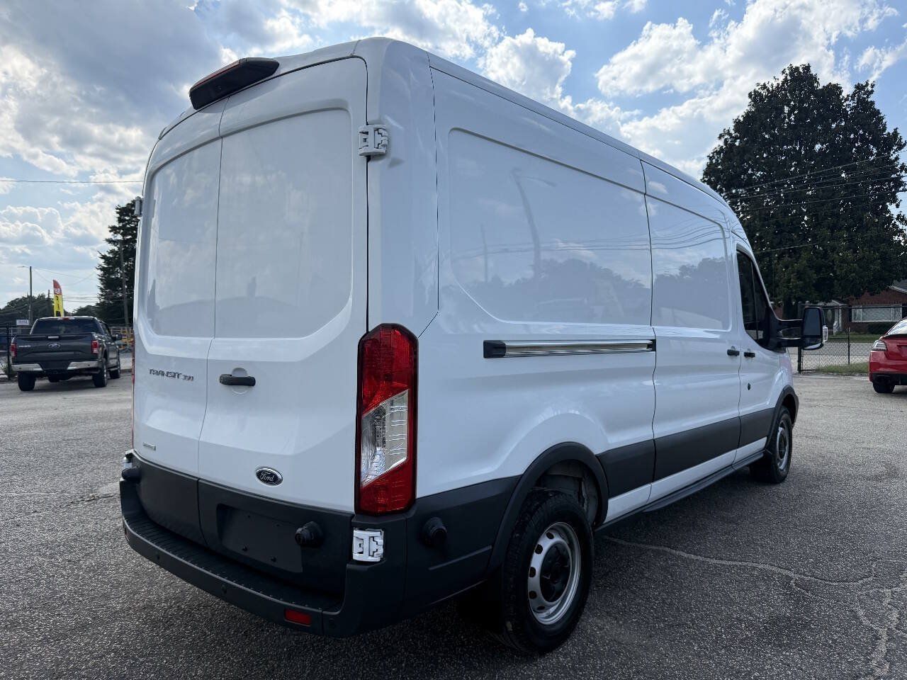 Used 2018 Ford Transit 350 148 Medium Roof RWD image 7