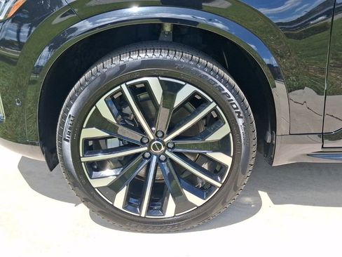 Used 2025 Volvo XC90 B5 Plus AWD/4WD image 3