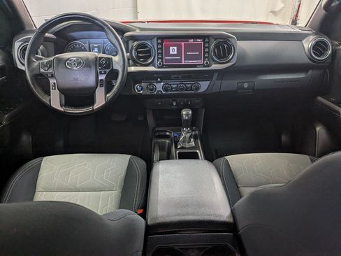 Used 2022 Toyota Tacoma TRD Off-Road AWD/4WD image 29