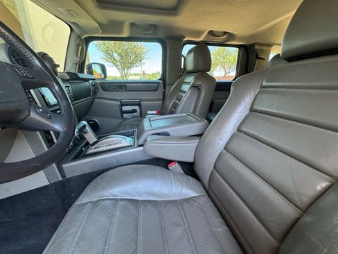 Used 2003 HUMMER H2 w/ Preferred Equipment Group image 20