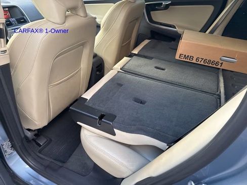 Used 2017 Volvo XC60 T6 Dynamic w/ Advanced Package image 14