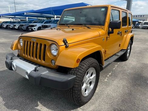 Used 2014 Jeep Wrangler Unlimited Sahara w/ Connectivity Group AWD/4WD image 1