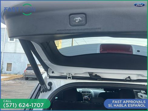 Used 2016 Ford Explorer XLT w/ Equipment Group 201A AWD/4WD image 30