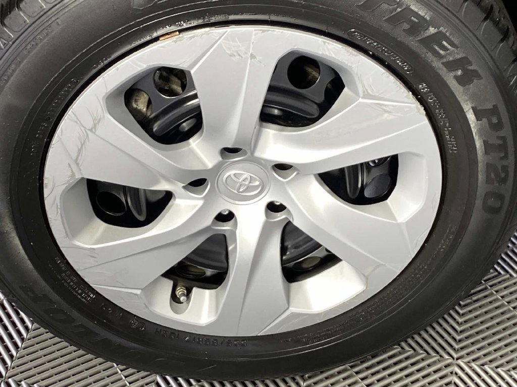 Used 2024 Toyota RAV4 LE AWD/4WD image 29