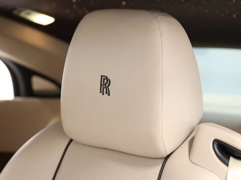 Used 2015 Rolls-Royce Wraith RWD image 23