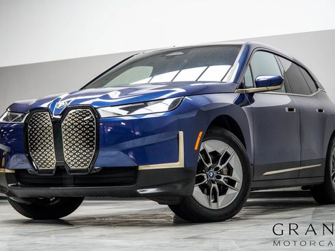 Used 2023 BMW iX xDrive50 image 1