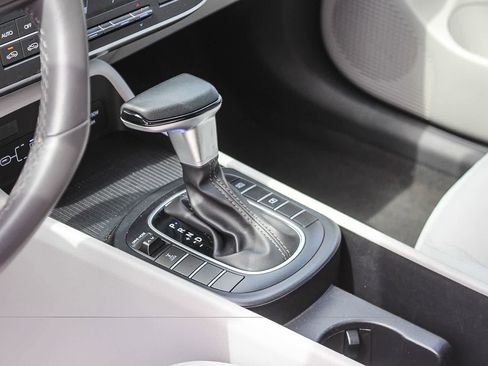 Certified 2025 Hyundai Kona SEL AWD/4WD image 24