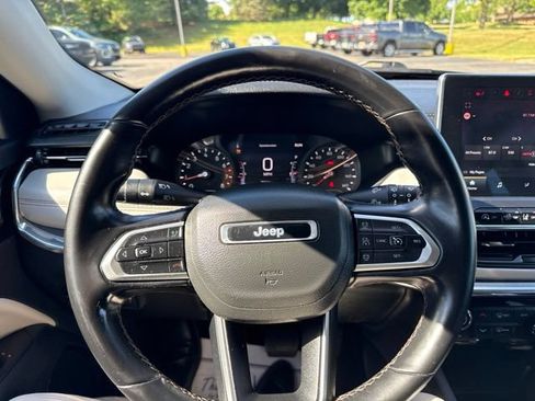 Certified 2022 Jeep Compass Limited AWD/4WD image 11