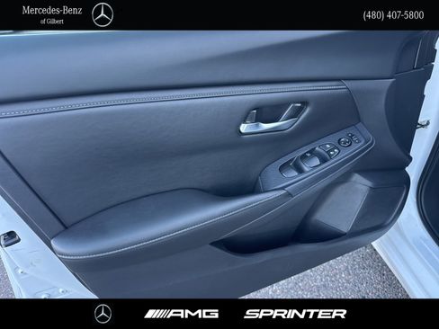 Used 2024 Nissan Sentra SV image 10