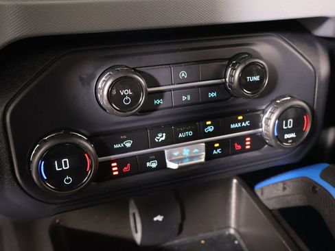 Used 2023 Ford Bronco Black Diamond image 8