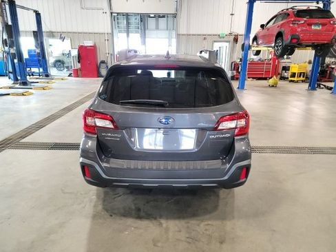 Used 2019 Subaru Outback 2.5i Premium AWD/4WD image 6