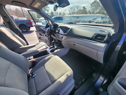 Used 2019 Honda Pilot EX image 10