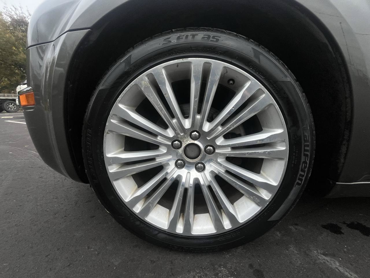 Used 2010 Chrysler 300 Limited RWD image 21