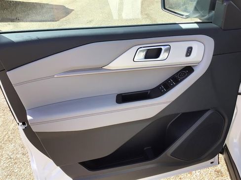 New 2026 Ford Explorer Active w/ Active Comfort Package image 19