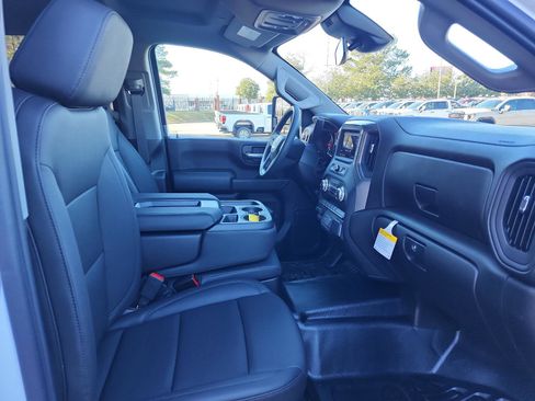 New 2026 GMC Sierra 2500 Pro w/ Convenience Package image 8