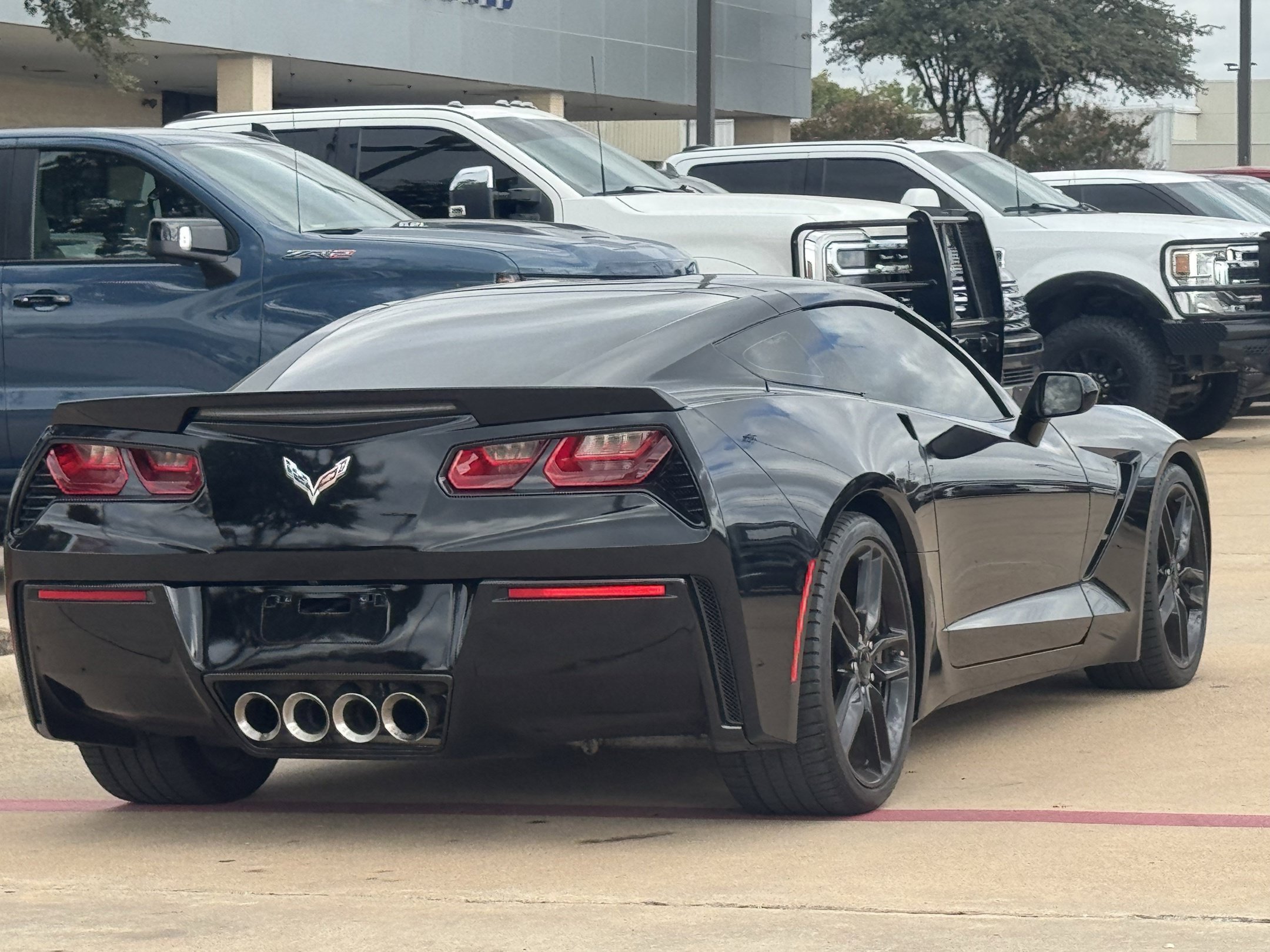 Used 2019 Chevrolet Corvette Stingray Coupe w/ Z51 1LT RWD image 4