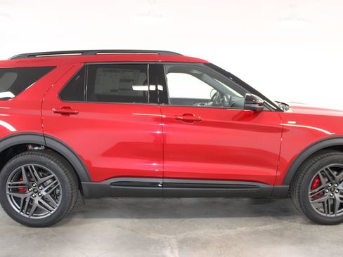 New 2026 Ford Explorer ST-Line w/ ST-Line Street Pack AWD/4WD image 11