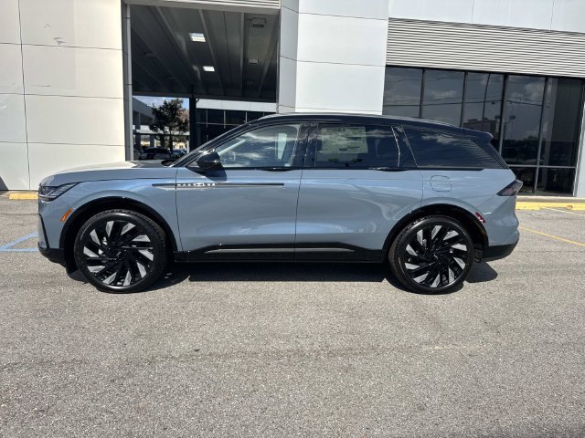 New 2026 Lincoln Nautilus Reserve w/ Jet Appearance Package AWD/4WD image 6