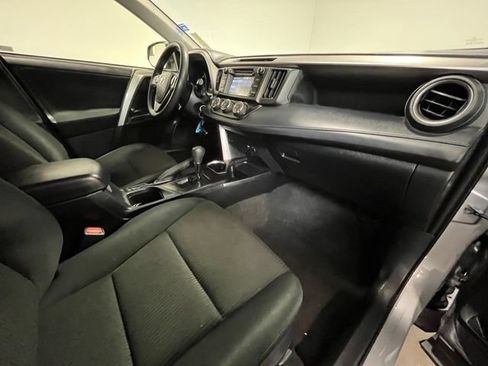 Used 2018 Toyota RAV4 LE w/ All Weather Liner Package AWD/4WD image 10