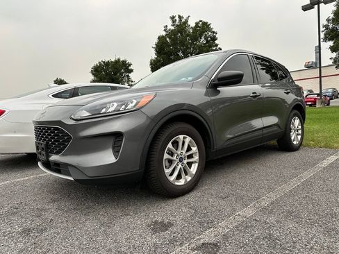 Used 2022 Ford Escape SE w/ Convenience Package AWD/4WD image 2
