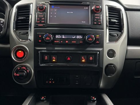 Used 2017 Nissan Titan PRO-4X w/ Pro-4x Convenience Package AWD/4WD image 25
