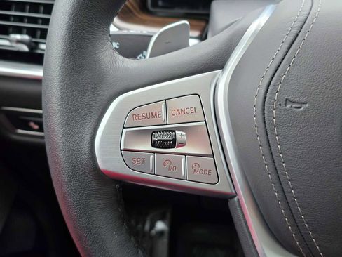 Used 2025 BMW X7 xDrive40i w/ Premium Package image 28