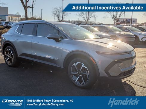 New 2026 Chevrolet Equinox EV LT image 1