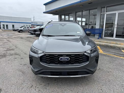 Used 2025 Ford Escape ST-Line FWD image 2