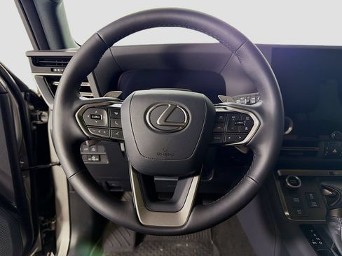 Used 2025 Lexus GX 550 w/ Accessory Package (2T) AWD/4WD image 13