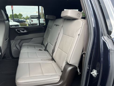 Used 2024 GMC Yukon XL SLT w/ SLT Luxury Package AWD/4WD image 24