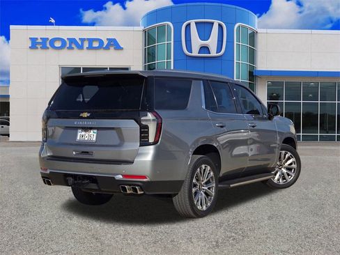 Used 2025 Chevrolet Tahoe High Country image 3