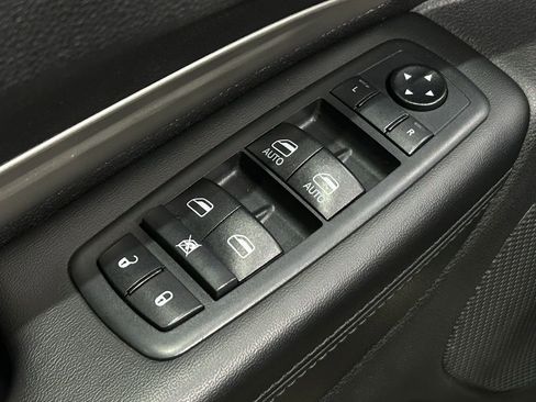 Used 2020 Dodge Durango SXT image 17