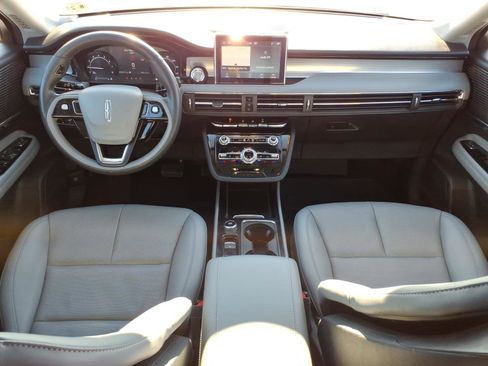 Used 2022 Lincoln Corsair Standard w/ Premium Package image 11