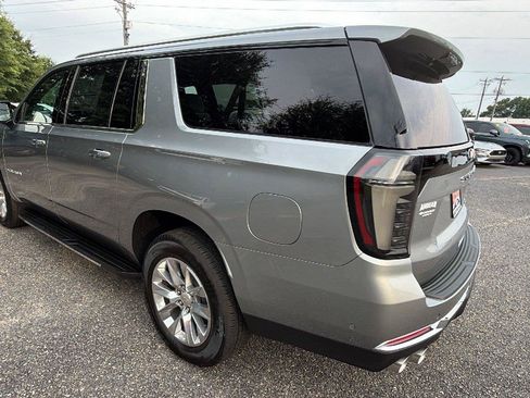 New 2026 Chevrolet Suburban Premier w/ Sun And Tow Package AWD/4WD image 11