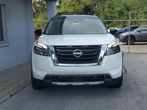 Certified 2025 Nissan Pathfinder Platinum FWD image 14