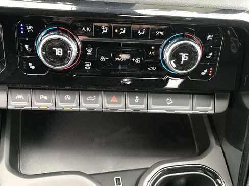 New 2026 GMC Sierra 1500 AT4 w/ AT4 Premium Package AWD/4WD image 28