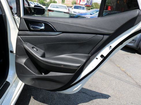 Used 2022 Nissan Maxima SV w/ Floor Mat Group image 31