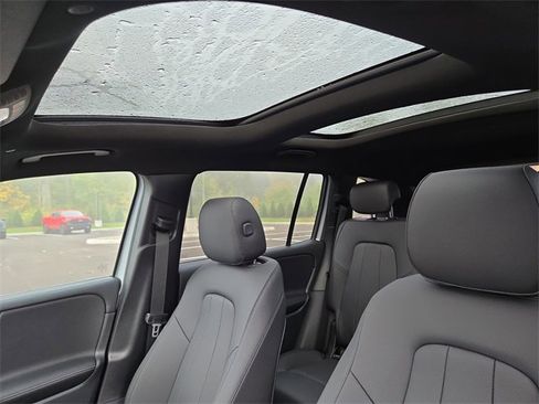 New 2026 Mercedes-Benz GLB 250 4MATIC image 27