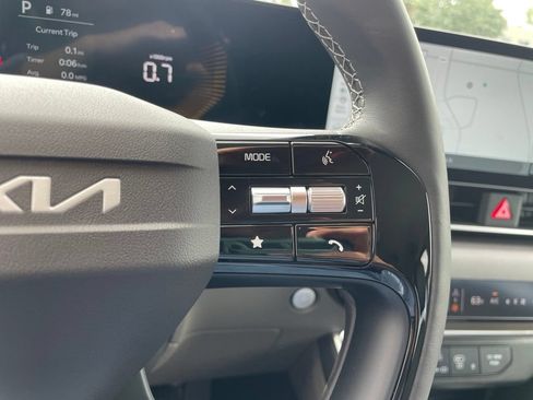 New 2027 Kia Carnival EX FWD image 27