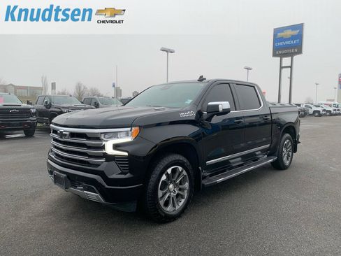 Used 2024 Chevrolet Silverado 1500 High Country w/ Technology Package image 3