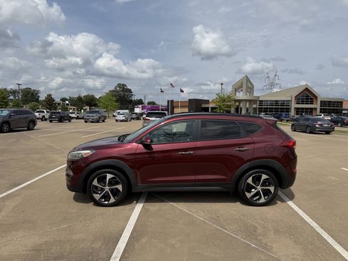 Used 2016 Hyundai Tucson Limited w/ Option Group 03 AWD/4WD image 3