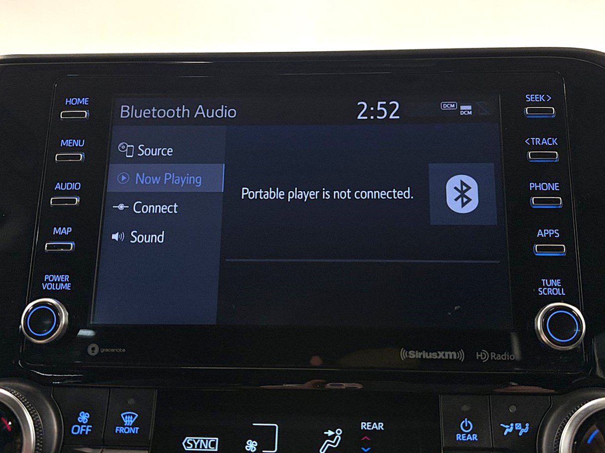 Used 2021 Toyota Highlander XLE FWD image 20