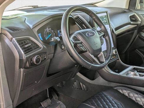 Used 2024 Ford Edge Titanium image 11