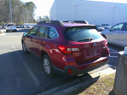Used 2019 Subaru Outback 2.5i image 9