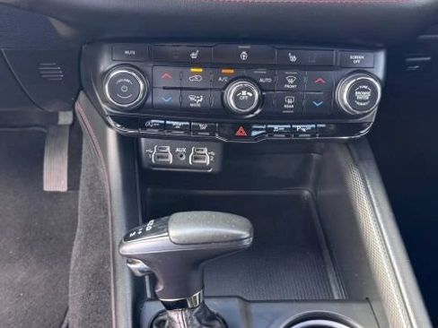 Used 2023 Dodge Durango GT RWD image 14