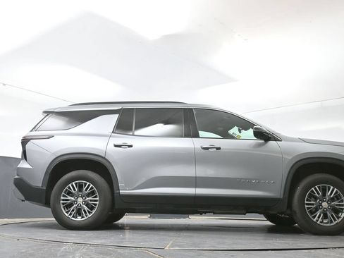 Used 2024 Chevrolet Traverse LT AWD/4WD image 54