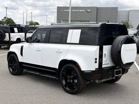 New 2026 Land Rover Defender 110 X-Dynamic SE AWD/4WD image 3